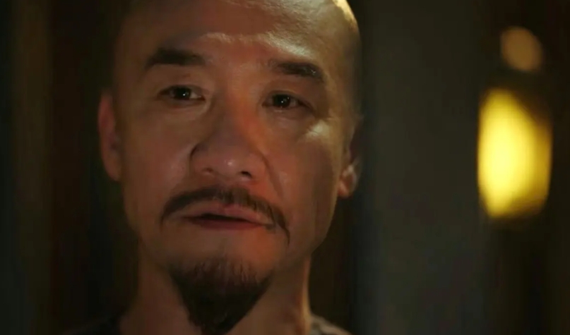 一个字，绝！
大生意人，黄志忠把一个背妻弃子男人的舐犊之情演绝了。
黄志忠在大生