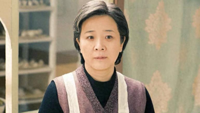 戏里戏外，这对母子档竟卷出新高度，儿子靠北上出圈了