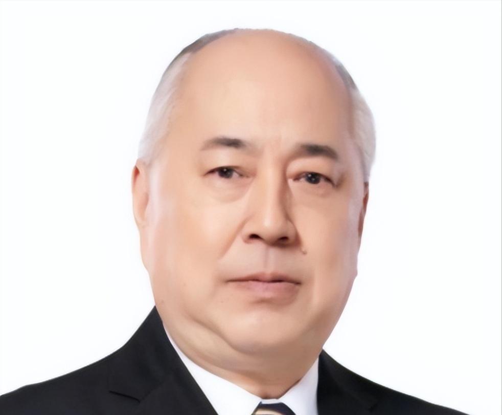 钱学森的儿子钱永刚，一生中两次辍学，初中数学考30分，高中没念完就另谋出路，而父
