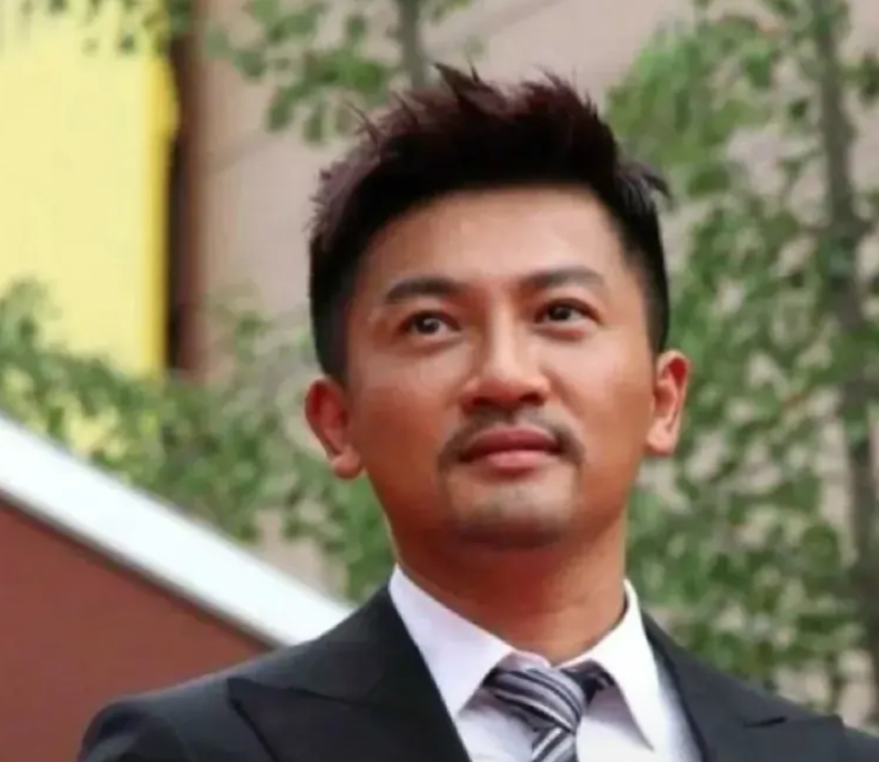 搞不明白，之前多有男人味，做什么医美！