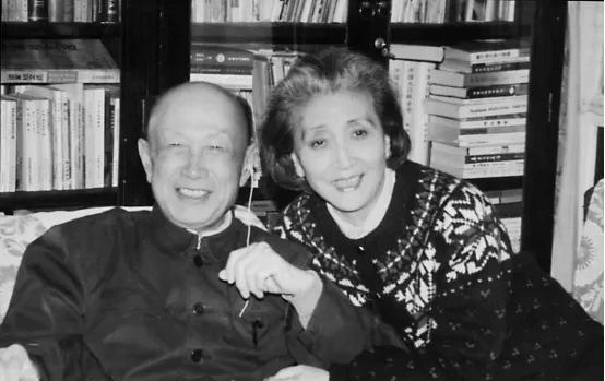 1969年，钱学森的父亲去世，临终前留下遗嘱：将3000元的遗产全部留给女儿钱月