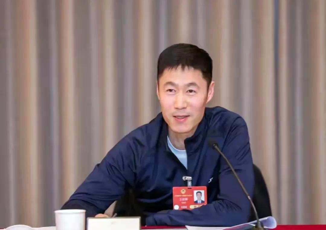 好消息！！！
王励勤当选中国乒协主席，刘国梁请辞国乒主席。
马龙和高元义为副主席