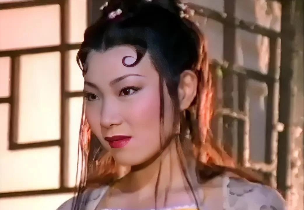 西门庆是如何发家暴富的？
西门庆真正发财是吃了花子虚的全部家当。花子虚仅仅纯银子
