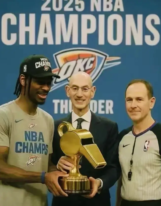 不装了？这是直奔抢七的节奏啊！
NBA内部人士文霍斯特今天在节目里聊到总决赛争议
