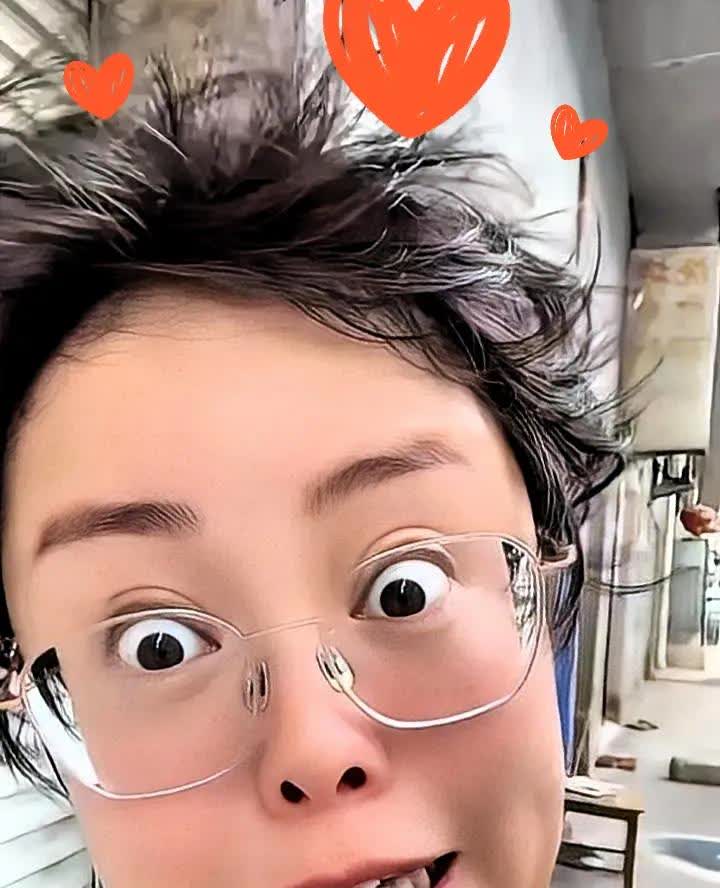 辽宁一女子坐月子期间，
丈夫公司批了半个月陪产假，
可他觉得半个月在家照顾妻