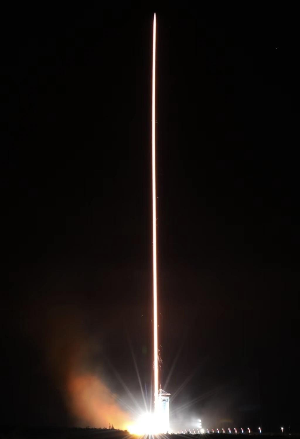 漂亮，我国第二代极轨气象卫星风云三号08星成功发射，风云三号03批收官……
长征