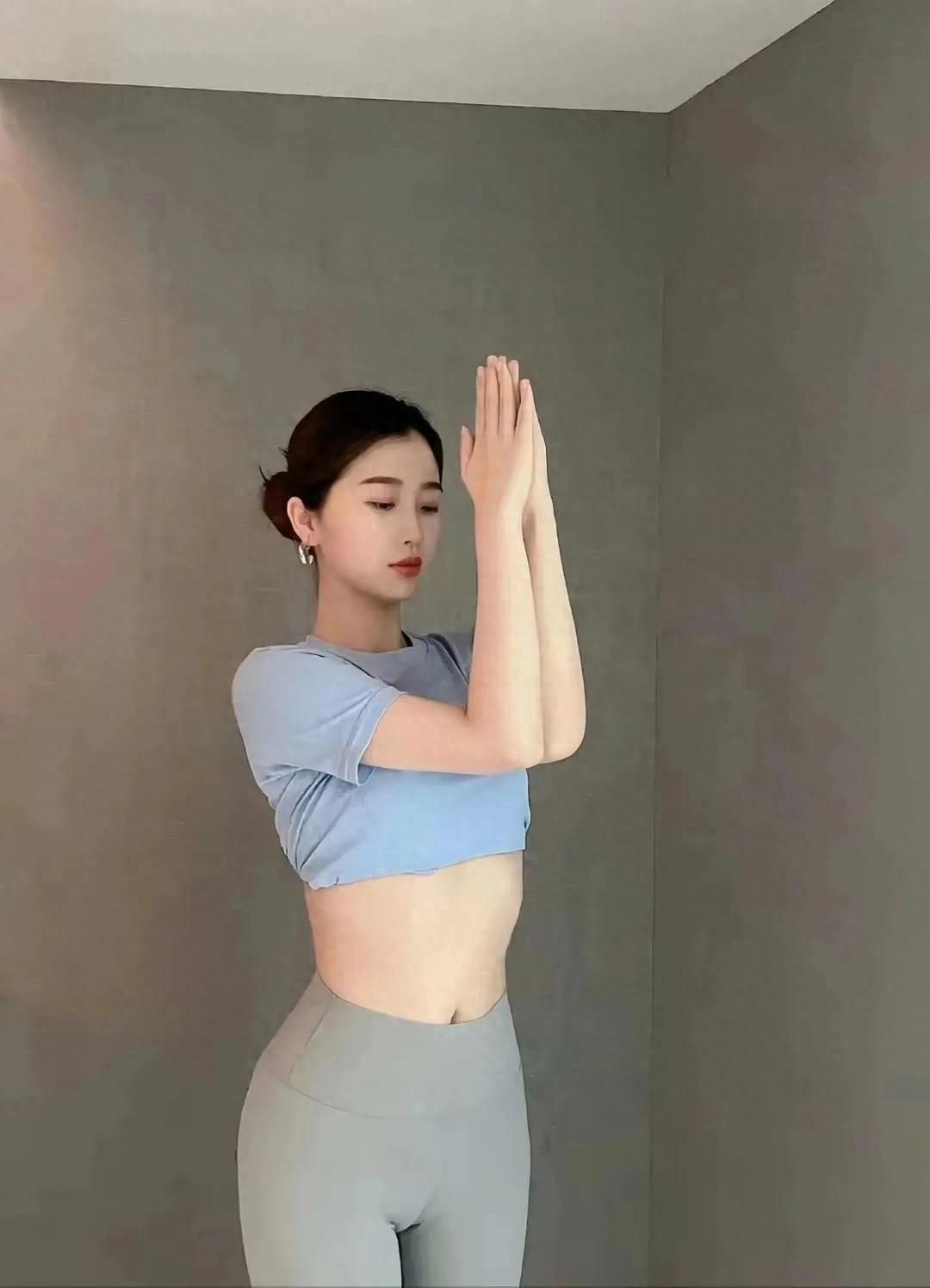 虞书欣，瑜伽写真，美炸了