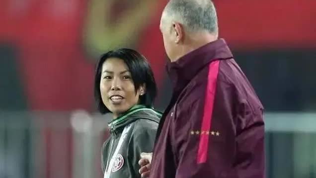 不得不说：近日主教练陈婉婷在一次国内足球培训班上讲了一句话：“体制问题不改，成绩
