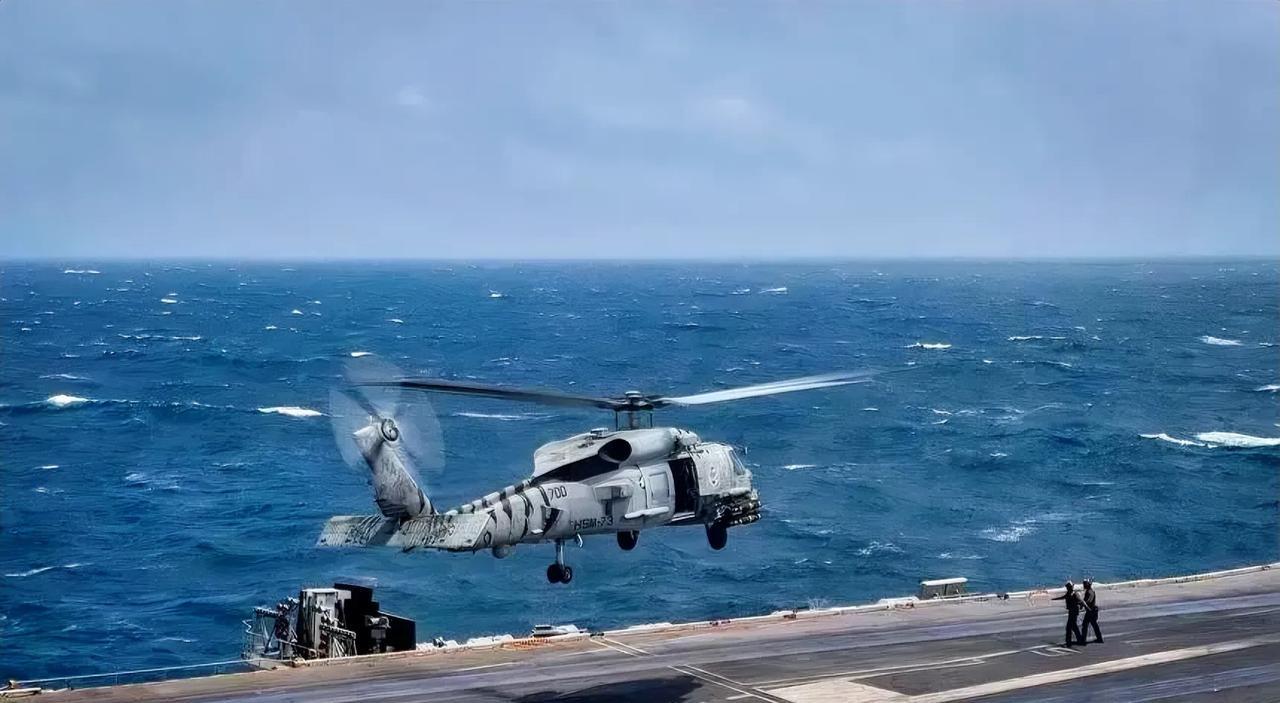 美国海军染上了“南海魔咒”。
不到南海，一切都还好好的，各种耀武扬威；但一到南海