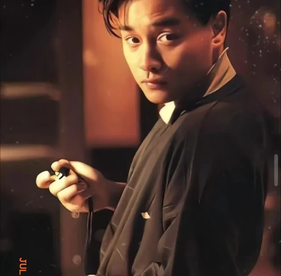 王晶爆张国荣自杀的三大原因！第一，张国荣转型做导演失败，筹备了很久的新电影被迫搁