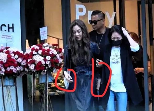 生活的先行者与后行者：
小s和大S。大S是个非常优秀的人
她把自己逼成了一个超人