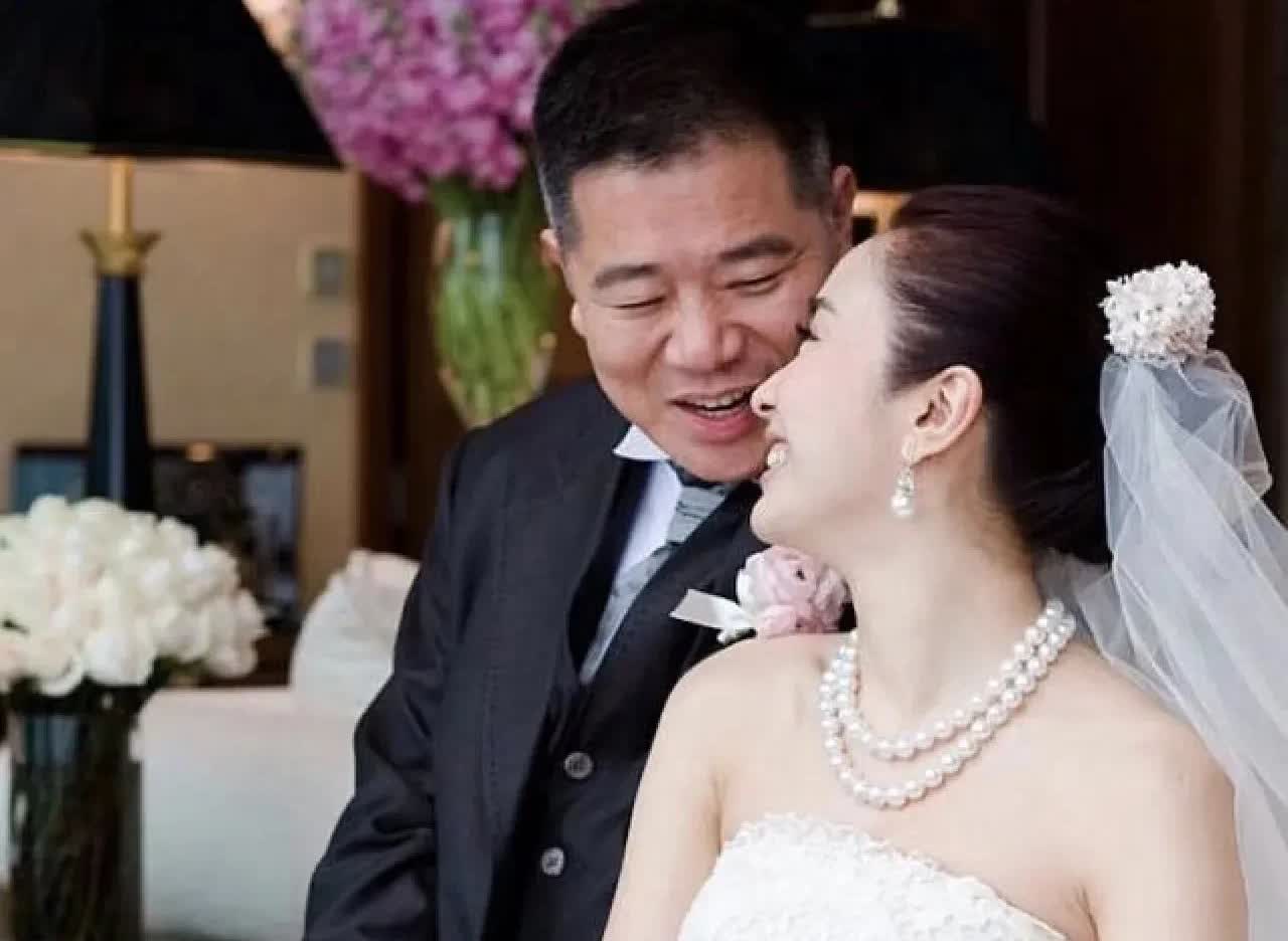 黎姿现在不知道多幸福，虽然她老公肢体有点残缺，但比起那些心里残缺四肢正常的男人不