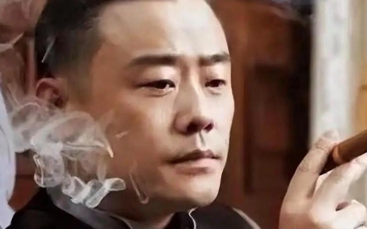 人还是不能太狂，周立波在巅峰时期，年收入能高达6000万。那时的他生活极尽奢华，