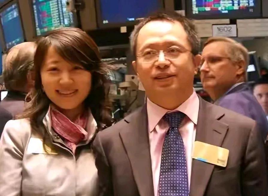 风水轮流转，现在该轮到李国庆嘲笑周鸿祎了。



几年前，李国庆婚姻触礁之际，周