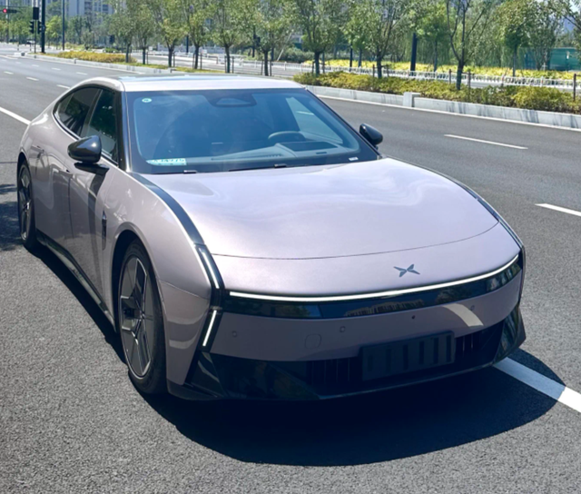 全新P7最推荐款
一共四个版本。分别是：702长续航21.98万、820超长续航