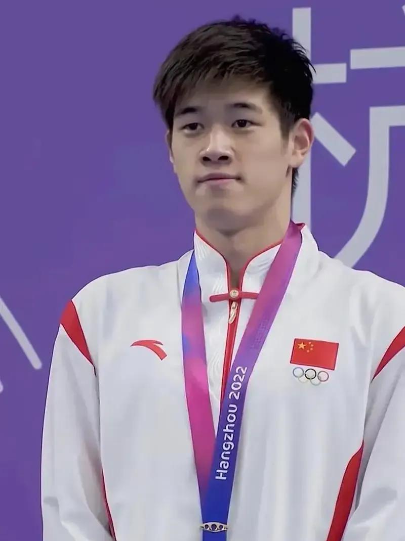 新加坡游泳世锦赛奖牌排行榜；
中国队——获得3金3银0铜；
德国队——获得4金0