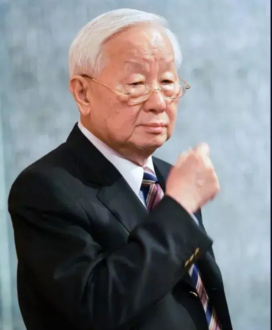 我真想不明白，英伟达的黄仁勋，还有台积电的张忠谋，为什么这么仇视中国大陆，在谈到