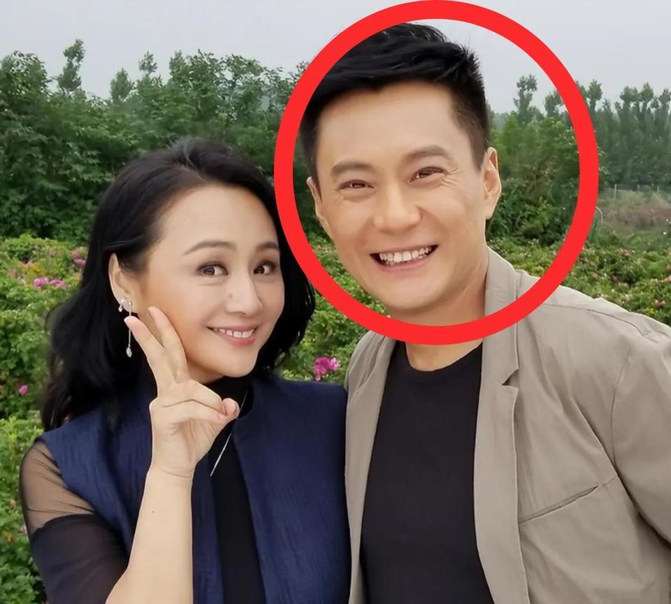 朱媛媛去世，现在全网最紧张的男人就是曹颖的老公，王斑了吧。



听闻曹颖患上胃