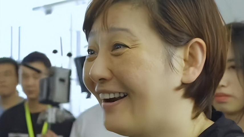 从“冯太太”到憔悴妇人：徐帆58岁近照曝光，29年婚姻背后有多少难言之痛