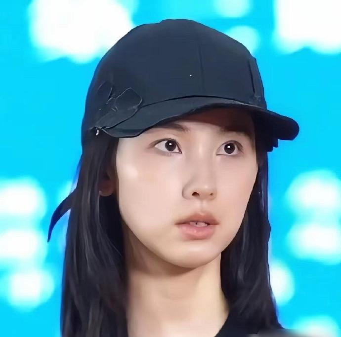 陈都灵素颜照，南航校花颜值如何？ ​​​