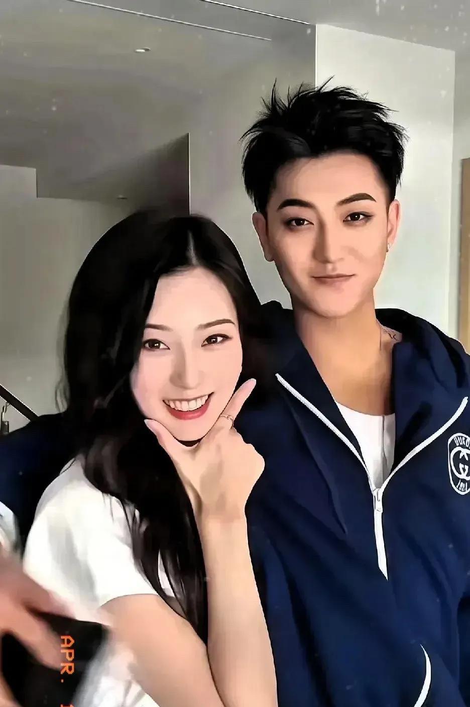 徐艺洋担心自己例假还没来
不是因为害怕怀孕
也不是因为体质变差，而是赶不上黄子韬