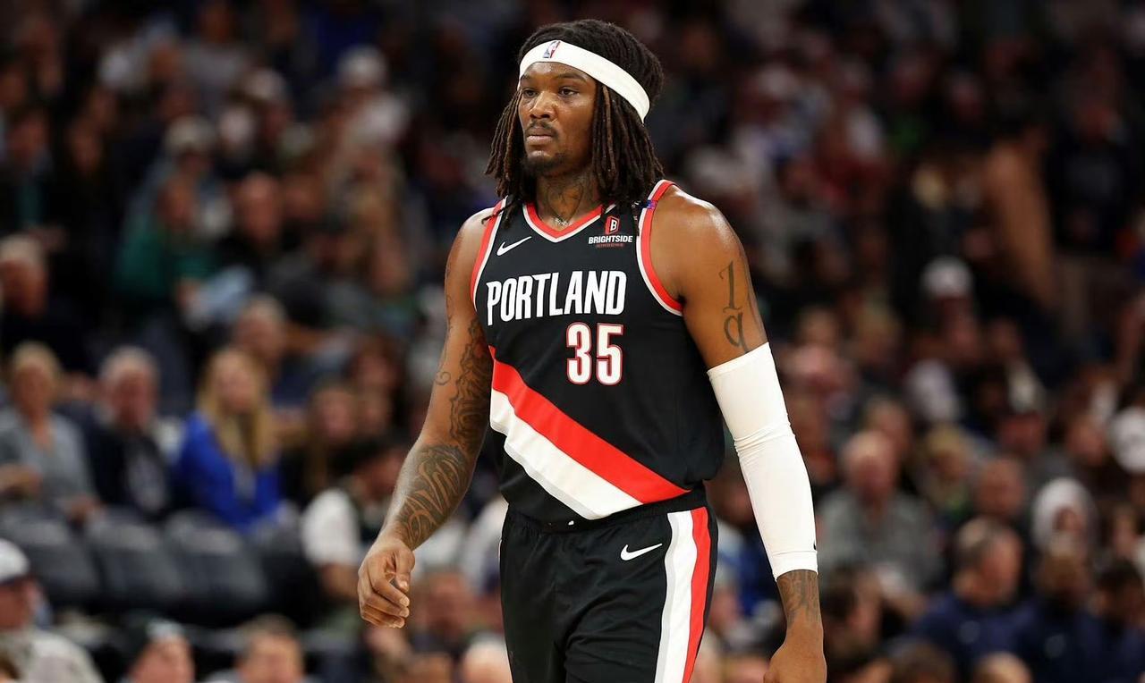 开拓者宣布，球队已从G联赛召回罗伯特·威廉姆斯。
斯普利特称，罗威今日将会出战，