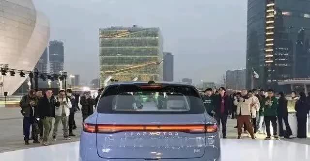 中国智造震撼全球！首小时狂卖1万台！

一支穿云箭，中国智造惊全球！

