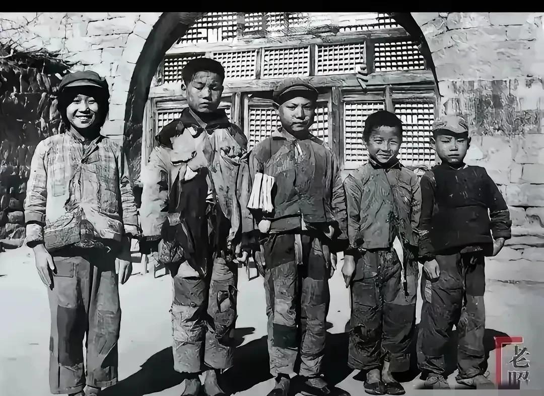 六，70年代的孩子们眼中有光，心中有未来，我们想要拯救全世界！
在六七十年代，在