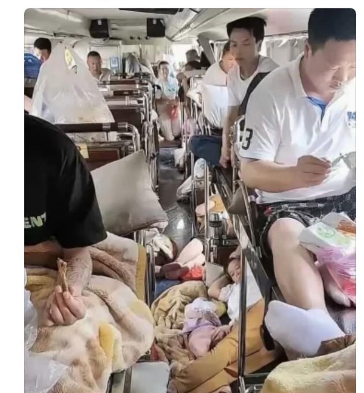 这样的车你坐过吗？告诉我是啥味道的？