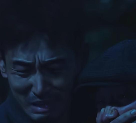 《归队》，鲁长山牺牲，汤德远归队。
躲过了敌人的追击，鲁长山，汤德远，云虎，福庆