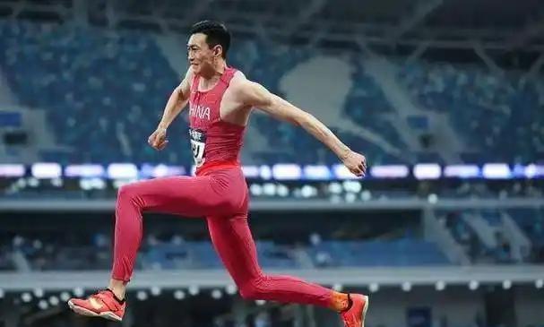 朱亚明跳不动了，可以退役了
北京时间9月19日晚，2025年田径世锦赛男子三级跳