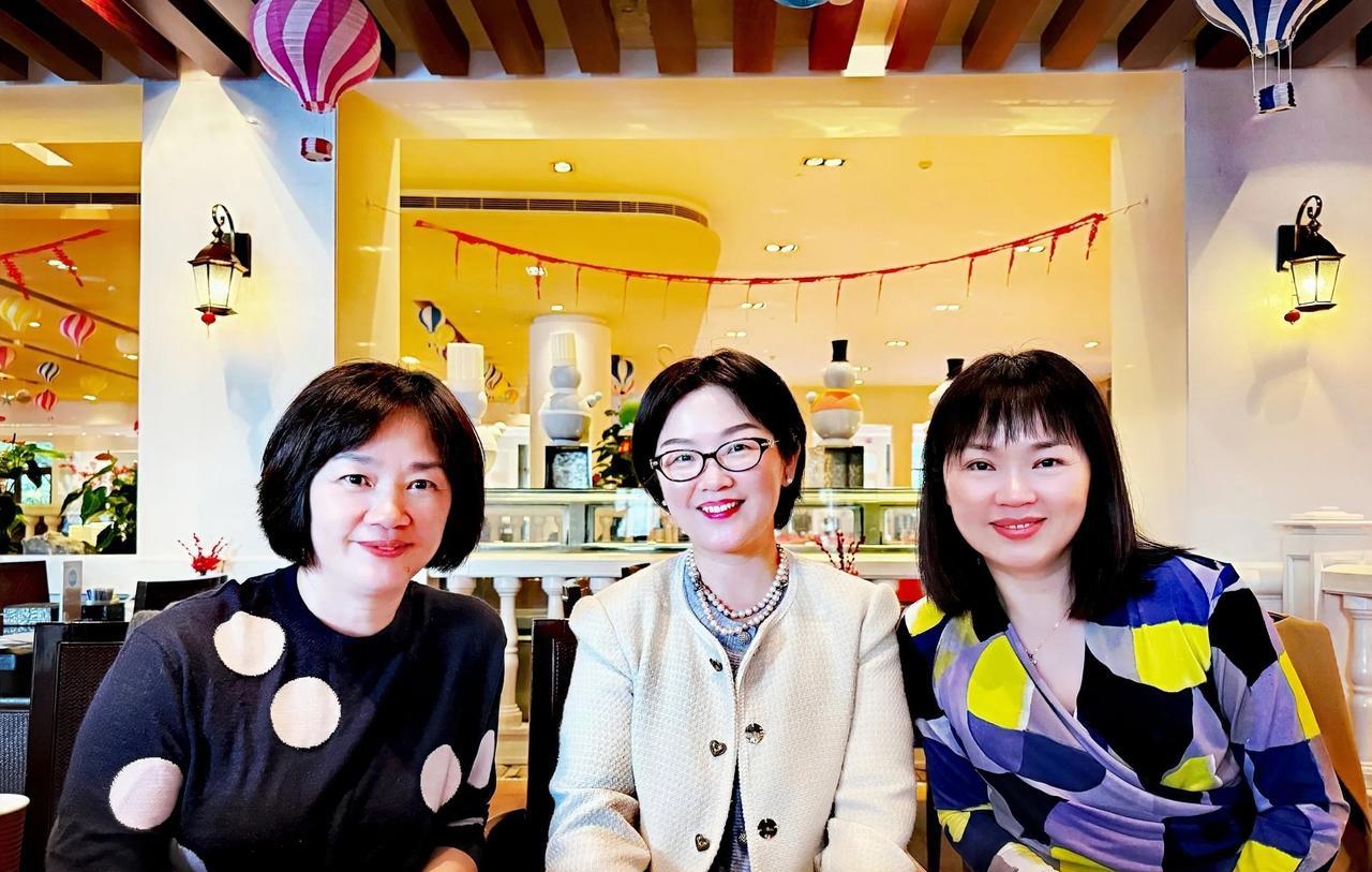 说来巧，我们兄妹4个共5个孩子居然没有一个参加高考。除了远在英国的妹妹生一儿一女