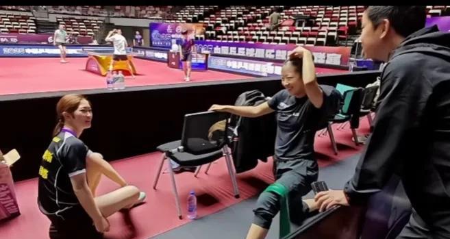 怪不得木原美悠可以跟徐瑛斌谈恋爱，
原来她中文讲得可好了，
在李武军的视频中可以