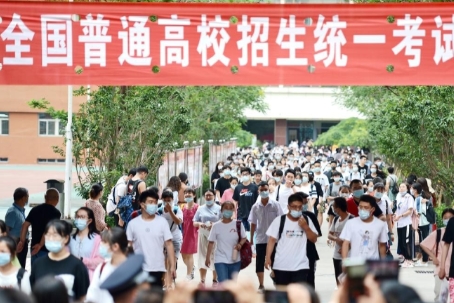 河南高考新鲜出炉，本科达线人数不到44万，达线率不足33%，甚至还不如2022年