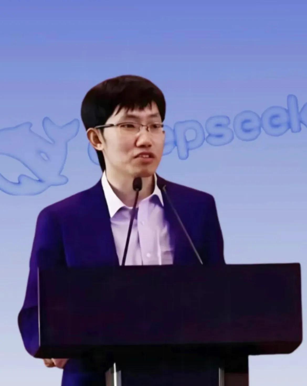 美国又一次把目标对准了梁文峰，这不禁让人想起了孟晚舟事件，美国又一次把自己的“司