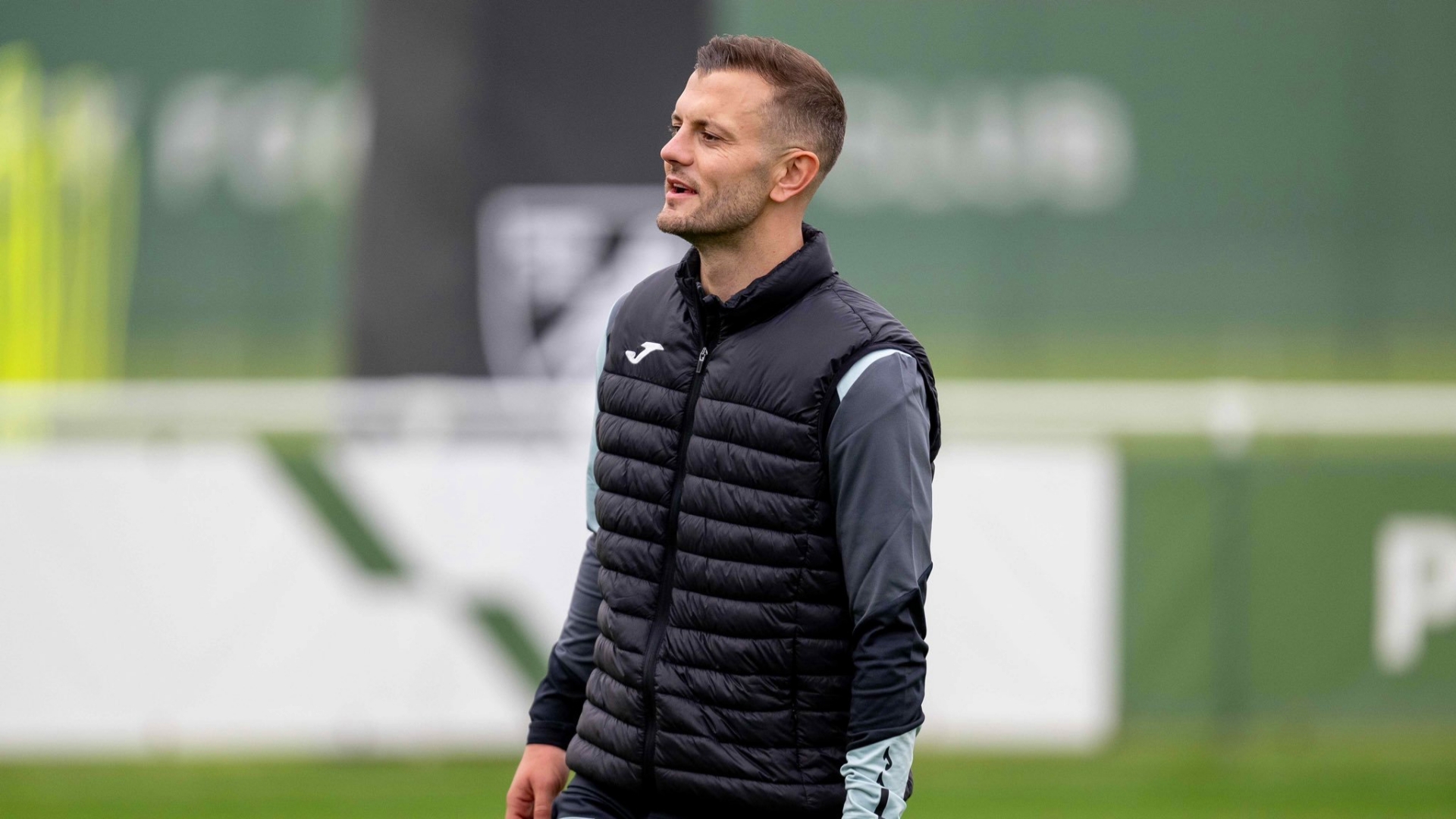 阿森纳未能与威尔希尔达成一致，现阶段他不被认为会加入重组后的青训体系。
威尔希尔