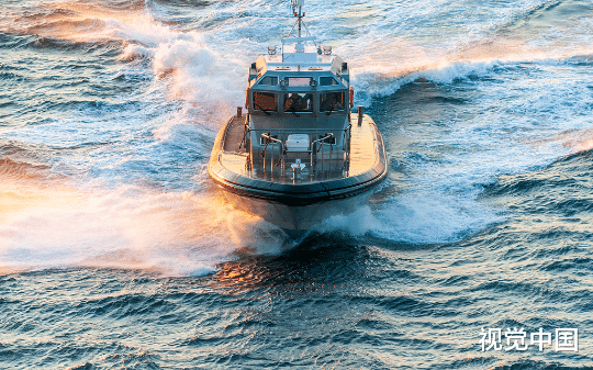 为抢局长之位，副局长眼睁睁看着局长被倭国渔船撞沉后溺水，却见死不救，15 年牢狱之灾竟是自找的