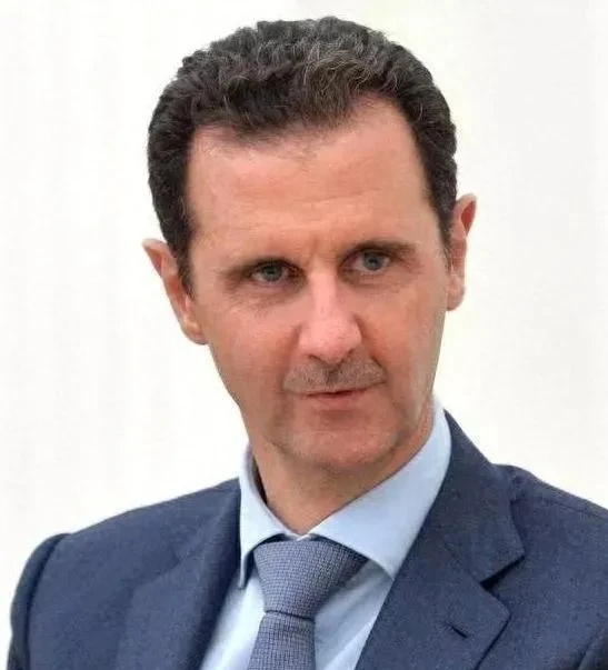 叙利亚局势微妙，朱拉尼失势，部分人开始打“怀念巴沙尔”这张牌。



但巴沙尔本