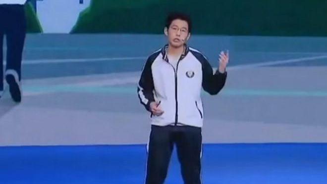 张锡峰“土猪拱白菜”计划失败，浙大毕业很迷茫，给高考生发忠告