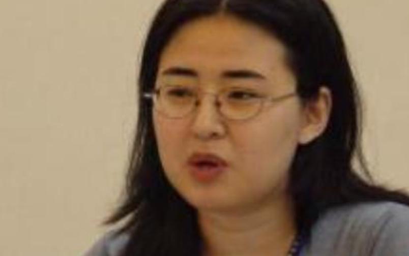 1999年，28岁北大才女田晓菲嫁给53岁美国导师，父母气的咬牙切齿，但她认定对