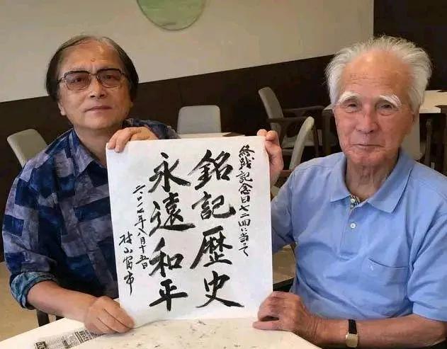 面对东大崛起，日本陷入集体失语。就像面对美国灯塔暗淡，很多人不知所措。日吹不是说