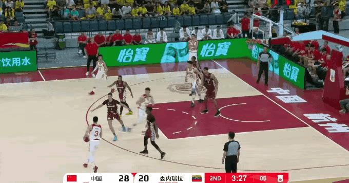 为啥我们看王俊杰这个四号位这么香？
其实，倒不是说王俊杰让中国男篮4号位有了质的