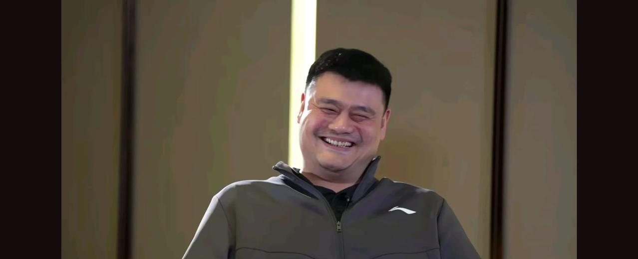 姚明居然也参加过CBA扣篮大赛。而且没得到奖金。很多记忆凭空就在脑海中消失的。直
