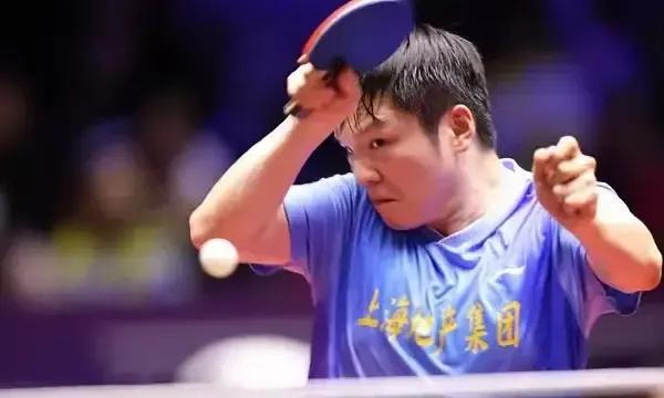 樊振东，
今日单打比拼：
他的对手是：
周雨；
两位非常熟悉
因为，
同在八一队