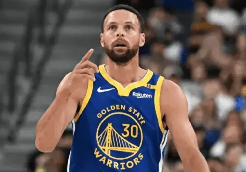 NBA常规赛，爵士对阵勇士的全场比赛已结束，勇士123-114战胜爵士。
勇士球