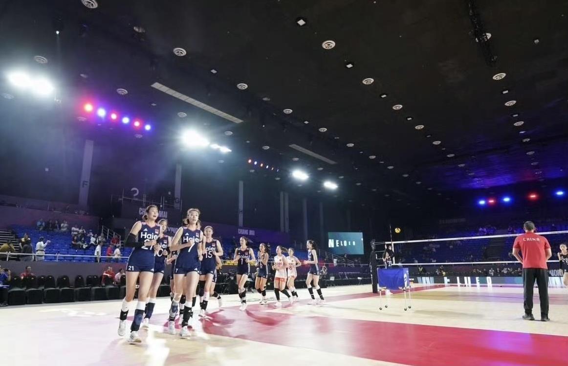 正在直播中国女排VS哥伦比亚女排！赵勇这次继续选择派李盈莹和高意首发，这场首发跟