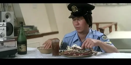  因为看《摩登保镖》这部电影也是出于意外。原本打算把香港电影从新浪潮的许鞍华徐克