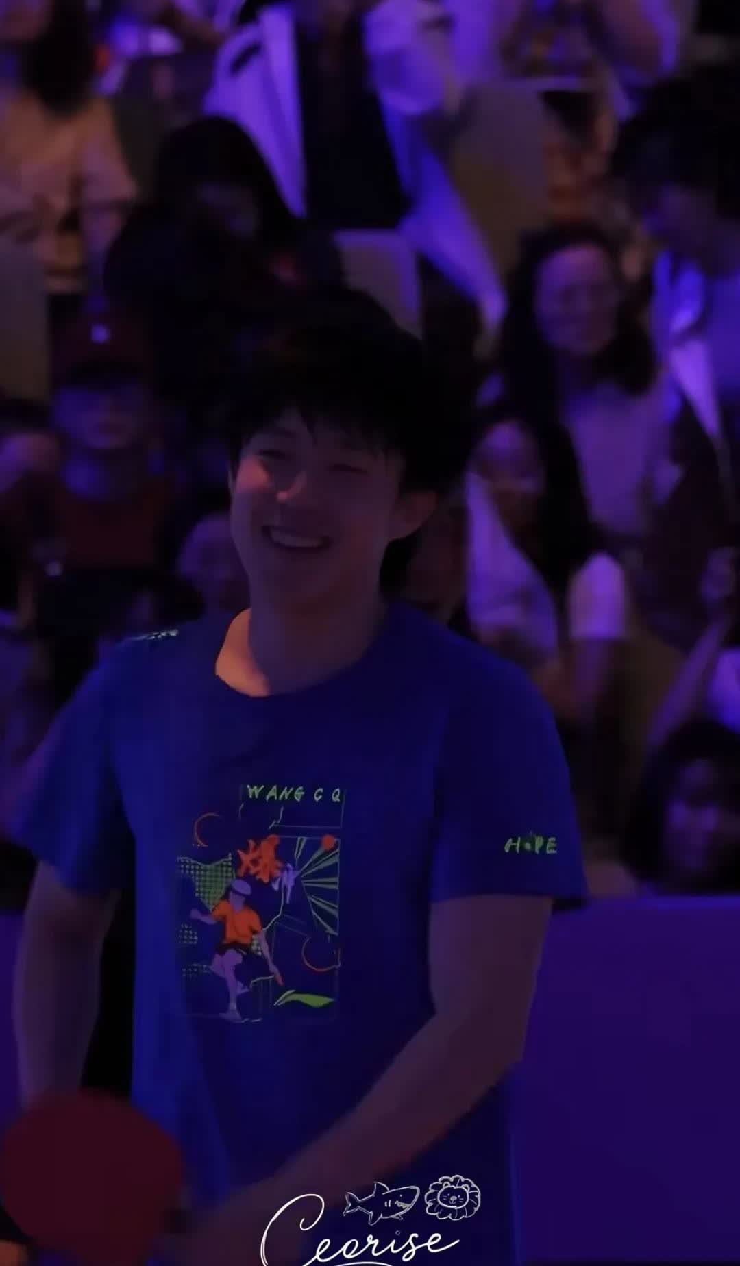 该说什么呢
乒超联赛第三阶段开打了
头哥肉眼可见的开心了
大抵是新疆的葡萄