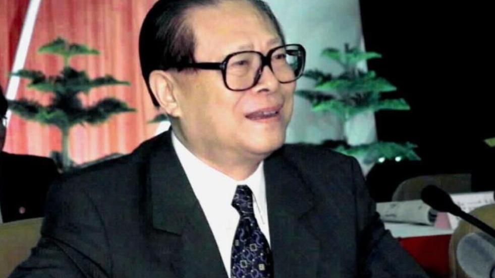 毛岸青逝世后，81岁江泽民慰问邵华：丧事有什么困难尽管找我