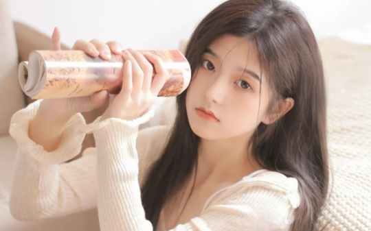 老家拆迁分300万，大姐连夜被两个弟弟赶出家门：女人没资格回来分钱。